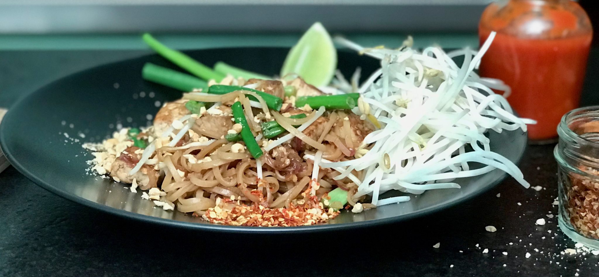 pad thai delicious & easy vegan recipe