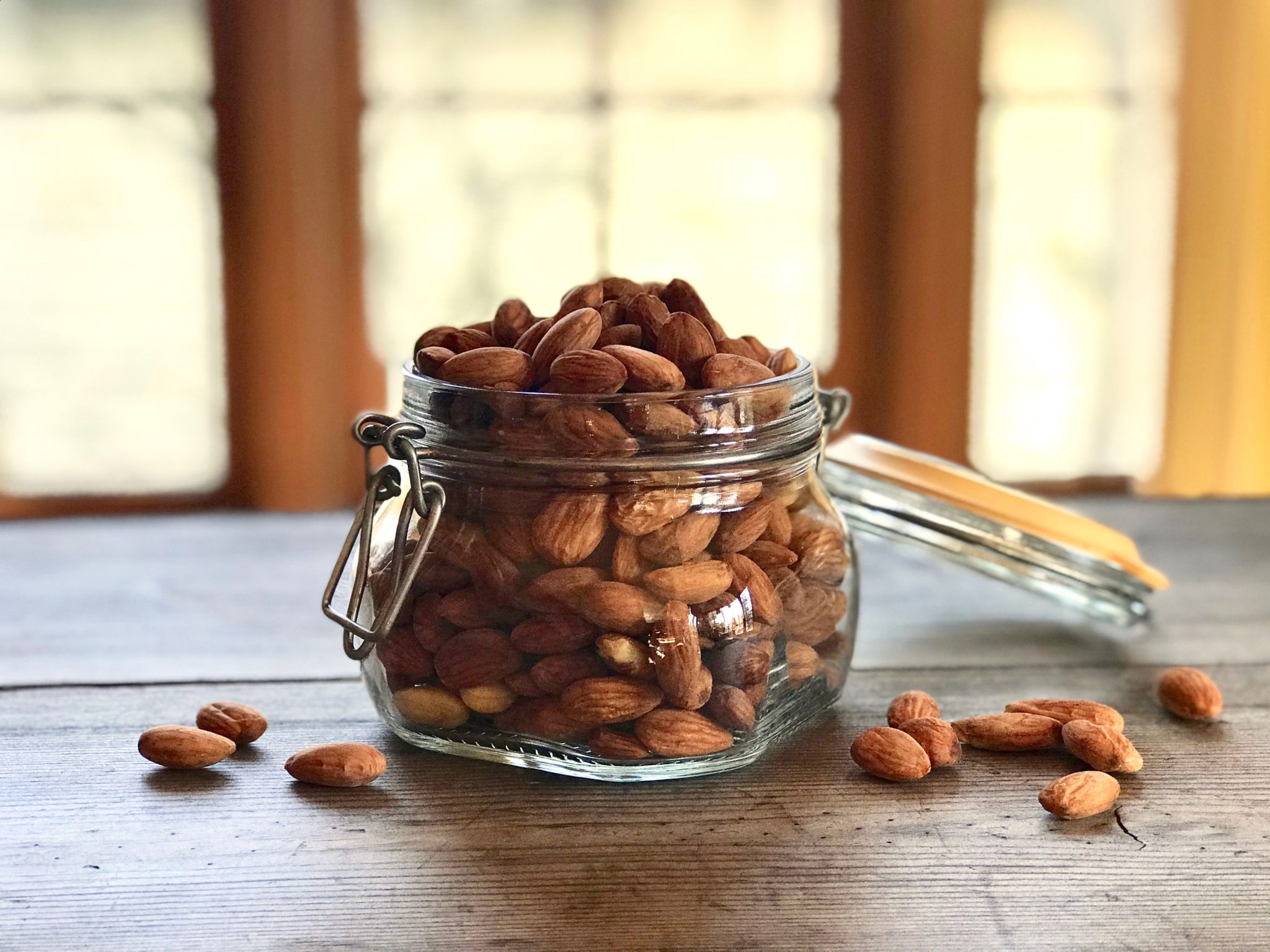 sprouted & dehydrated almonds
