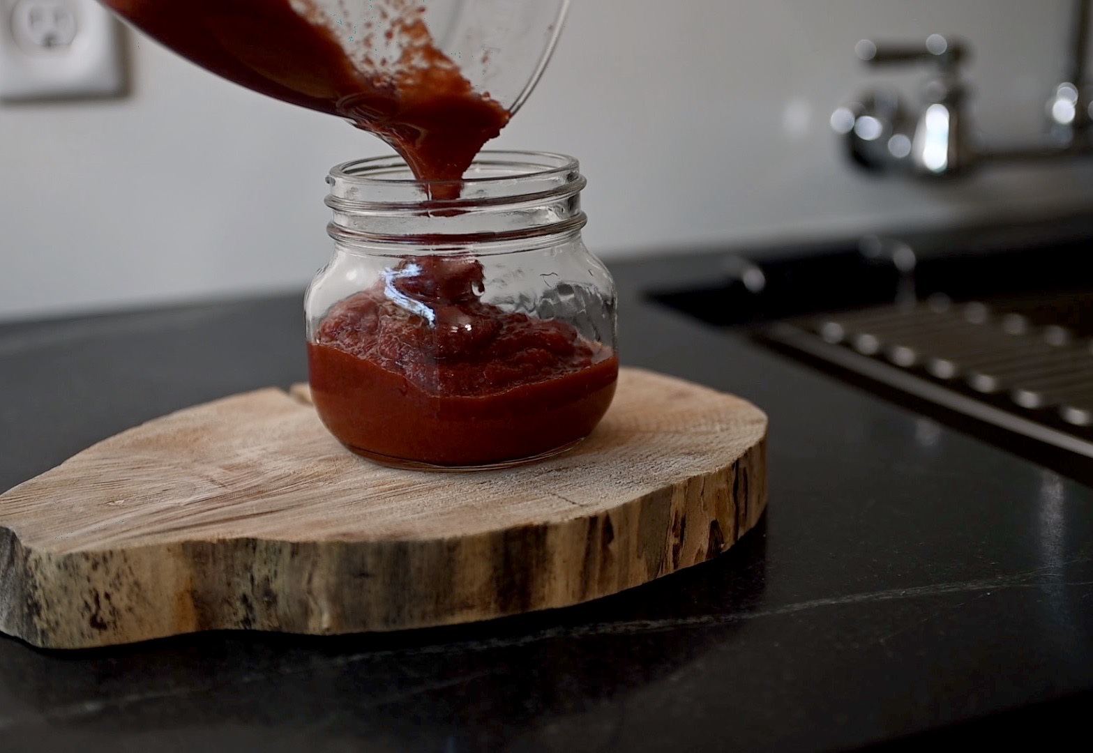 Homemade ketchup (raw & fermented)