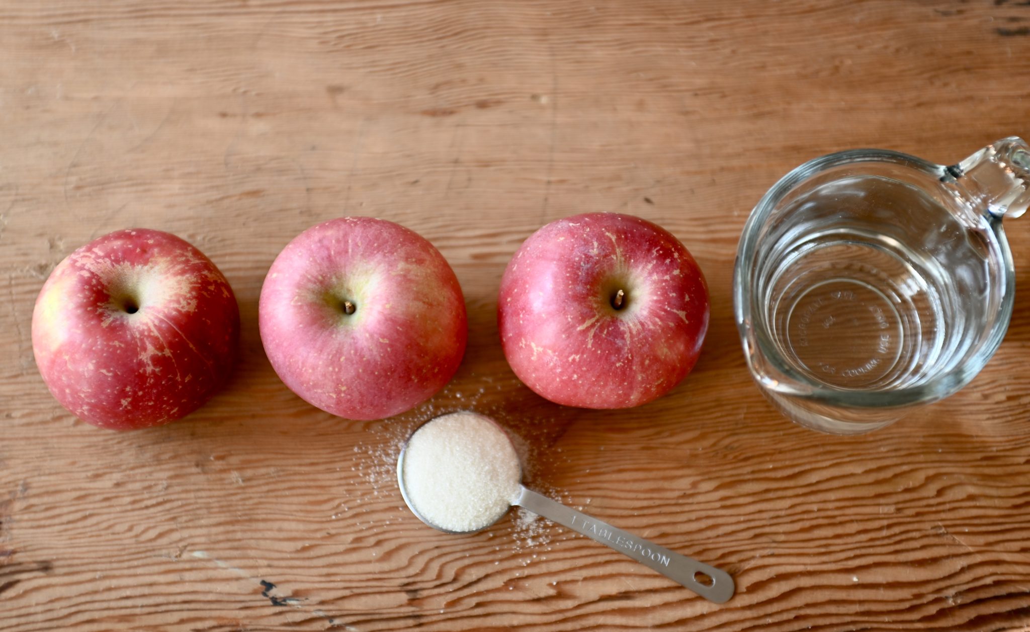 apple, sugar and filtered water