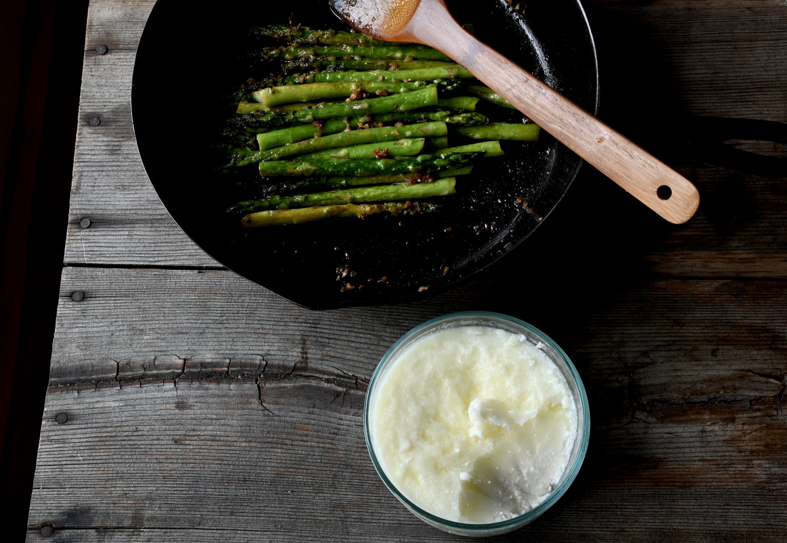 asparagus with vegan butter 