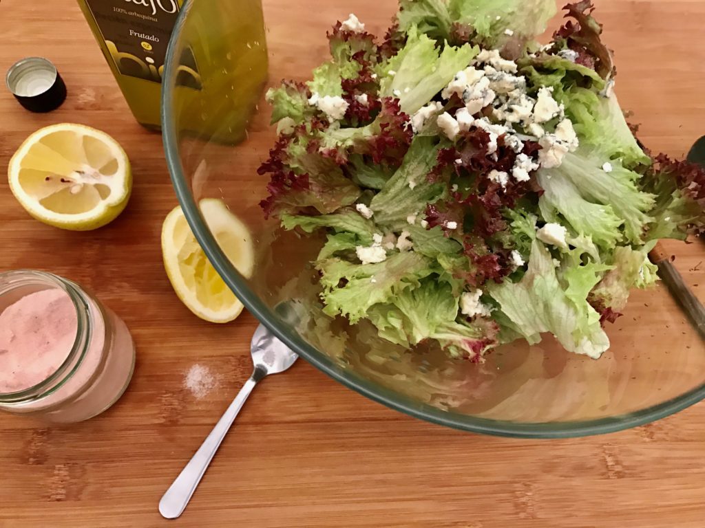 Blue Cheese Salad: quick & simple that can be done in no time